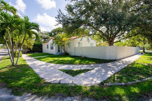 2727 Calusa St, Miami, FL, 33133-3157 | Card Image