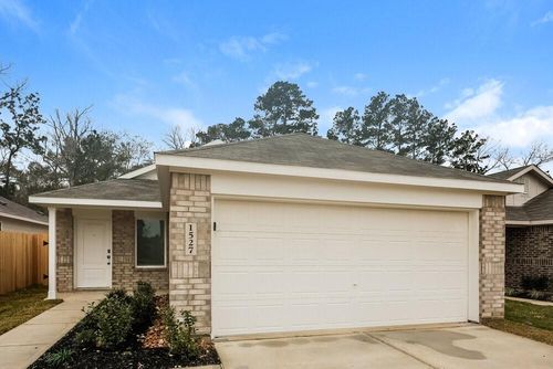 1527 Sunset Ridge Dr, Conroe, TX, 77303-4529 | Card Image