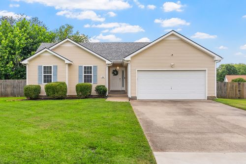 3857 Roscommon Way, Clarksville, TN, 37040-5682 | Card Image