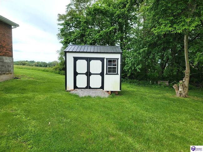 4964 Highway 566, House other with 3 bedrooms, 2 bathrooms and null parking in Magnolia KY | Image 49