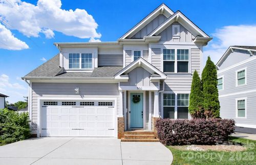 532 Melbourne Ct, Charlotte, NC, 28209-1827 | Card Image