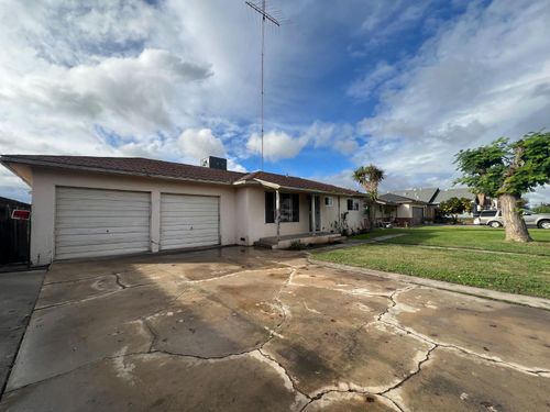 6237 Claus Rd, Riverbank, CA, 95367-3019 | Card Image