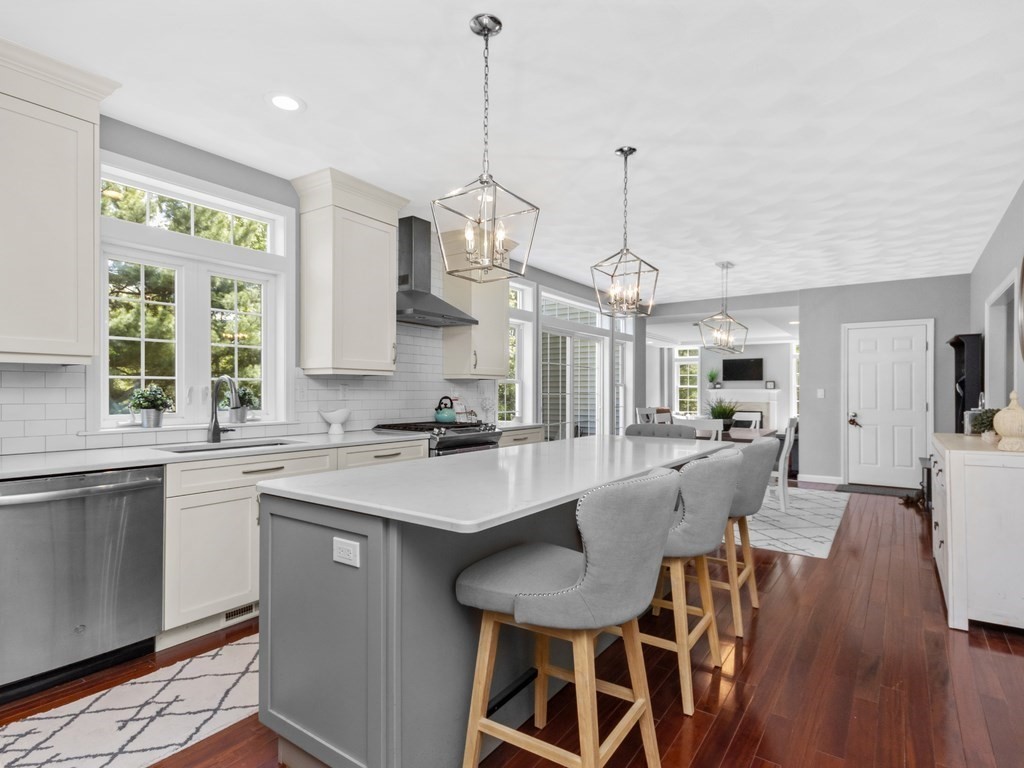 Little Sandy Pond Rd, Plymouth, MA 02360