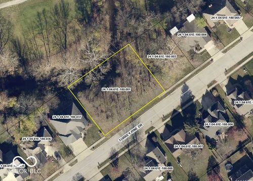 92 Torrey Pine Dr, Brownsburg, IN, 46112-8346 | Card Image
