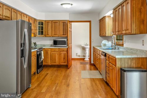 60 Mountain Breeze Ln, SYRIA, VA, 22743-4317 | Card Image