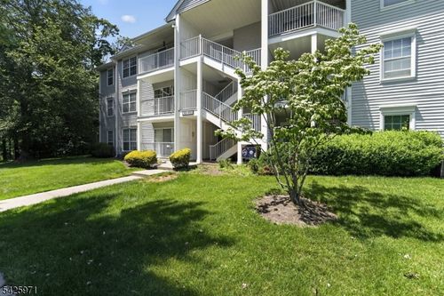 177 Rachel Ct, Franklin Park, NJ, 08823-1547 | Card Image