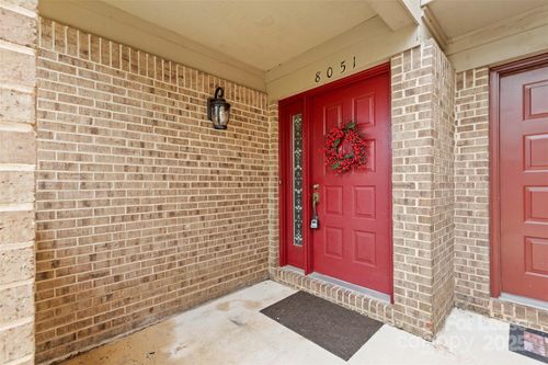 8051 Charter Oak Ln, Charlotte, NC, 28226-4784 | Card Image