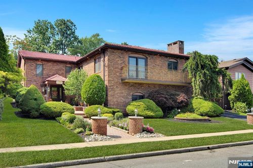 109 Wilson St, Nutley, NJ, 07110-3000 | Card Image