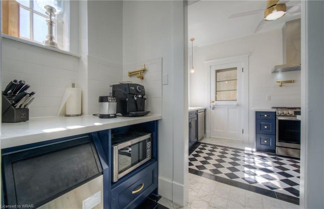 518 Bridgeport Rd E, House other with 6 bedrooms, 3 bathrooms and 22 parking in Kitchener ON | Image 19