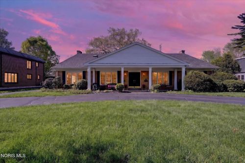 1-3915 Hillandale Rd, Ottawa Hills, OH, 43606-7716 | Card Image