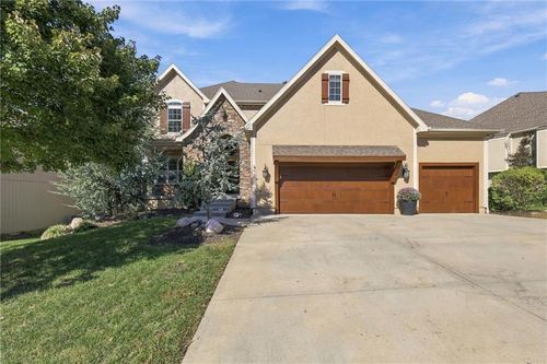 9428 W 157th Pl, Overland Park, KS, 66221-7819 | Card Image