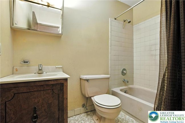 2818 Klein St, Townhouse with 3 bedrooms, 2 bathrooms and null parking in Allentown PA | Image 35