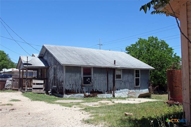730 Chihuahua St, House other with 2 bedrooms, 1 bathrooms and null parking in Lockhart TX | Image 4