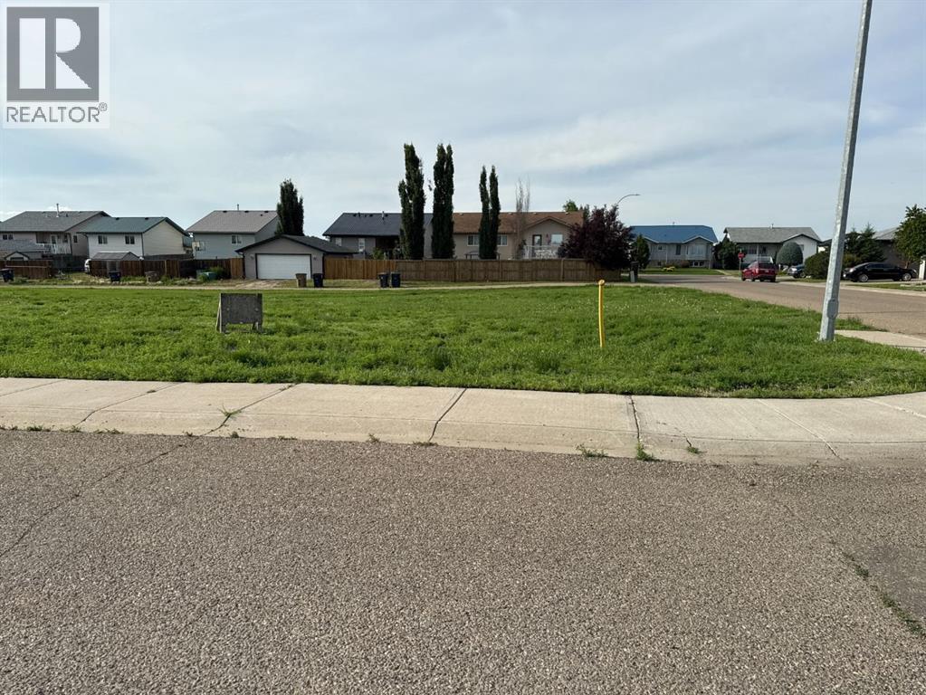 Land in Brooks 3