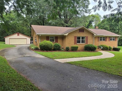 9517 Gregory Pl, Charlotte, NC, 28227-3302 | Card Image