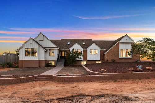 765 N Juniper St, Hildale, UT, 84784-7759 | Card Image