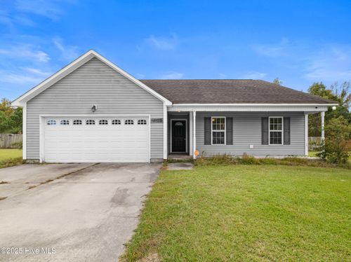 107 Farmgate Dr, Richlands, NC, 28574-8429 | Card Image
