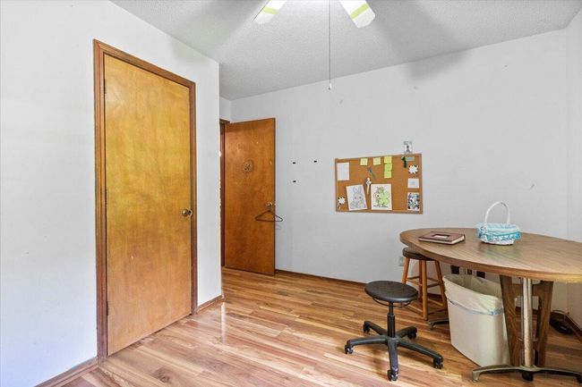 Upstairs Bedroom | Image 15