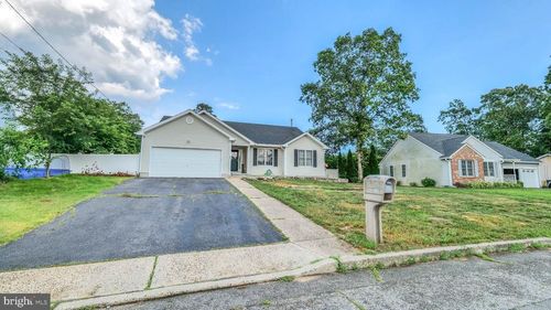 139 Flipper Ave, Manahawkin, NJ, 08050-1834 | Card Image