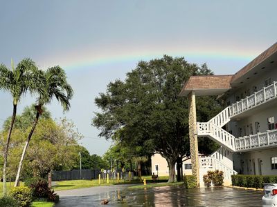 605 - 4706 Nw 36th Street, Condo with 2 bedrooms, 2 bathrooms and null parking in Lauderdale Lakes FL | Image 1