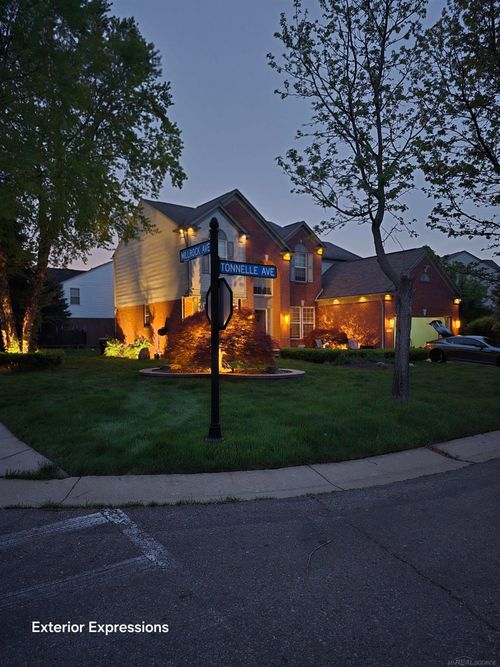 7374 Tonnelle Ave, Shelby Township, MI, 48317-2383 | Card Image