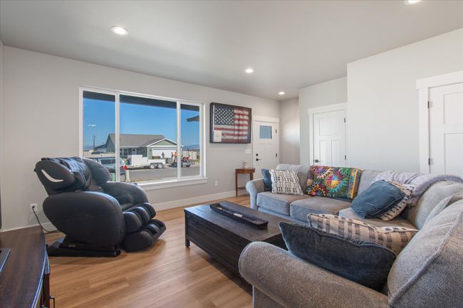 259 Meadow View Loop, House other with 3 bedrooms, 2 bathrooms and null parking in East Helena MT | Image 6
