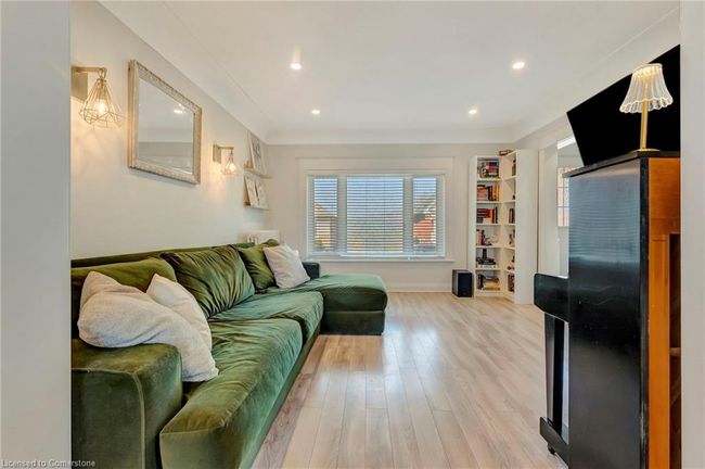 53 E 21 St St, House other with 2 bedrooms, 2 bathrooms and 1 parking in Hamilton ON | Image 9