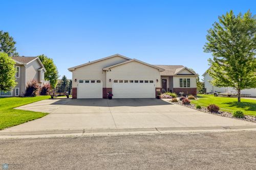 503 9th St Ne, Dilworth, MN, 56529-1524 | Card Image