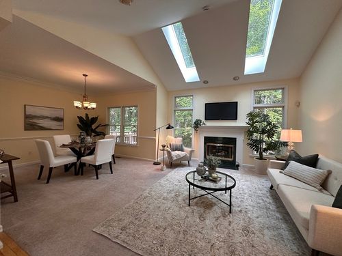 7-7 Stonegate Ln, Bedford, MA, 01730-1058 | Card Image