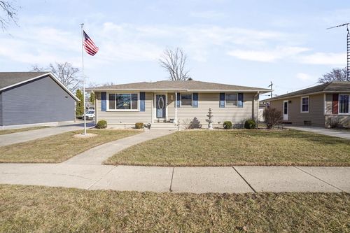 8409 27th Avenue, Kenosha, WI, 53143 | Card Image