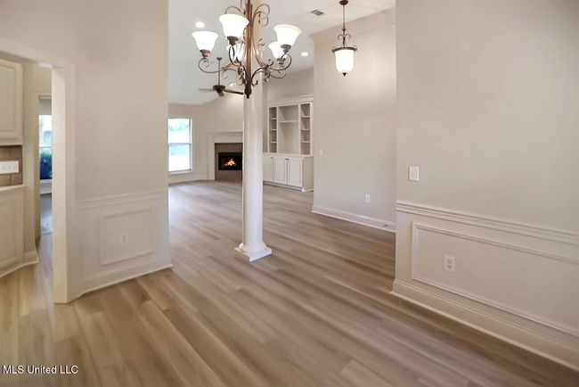 503 W Abbey Pl - 18 | Image 9