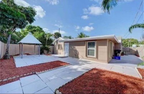 952 30th St, West Palm Beach, FL, 33407-5037 | Card Image