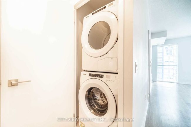 1616 - 4055 Parkside Village Dr, Condo with 2 bedrooms, 2 bathrooms and null parking in Mississauga ON | Image 7