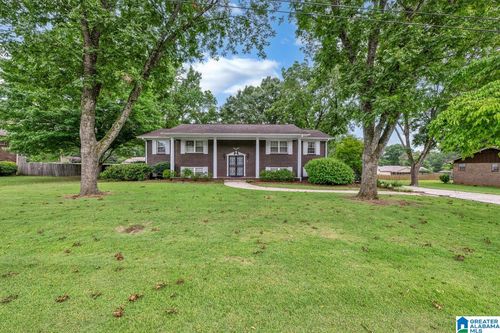 6004 Gwin Cir, HUEYTOWN, AL, 35023-4331 | Card Image