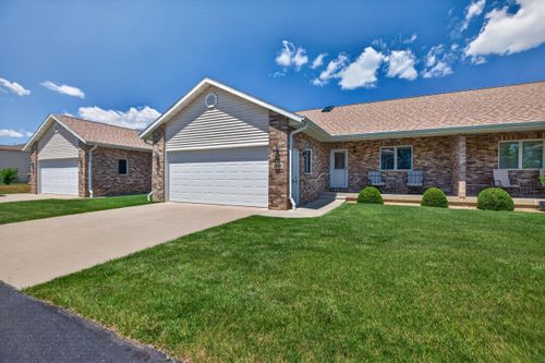 2453 Edgemont Ave, Waterloo, IA, 50702-5211 | Card Image