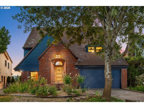 3852 Ne Alameda St, Portland, OR, 97212-2818 | Card Image