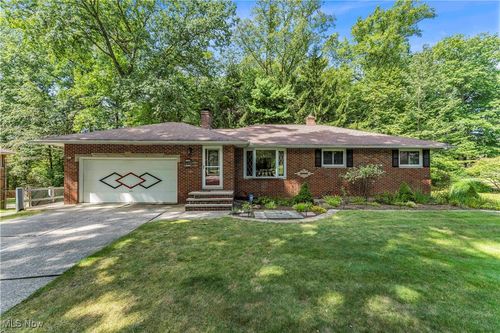 3980 Diana Dr, Broadview Heights, OH, 44147-2104 | Card Image