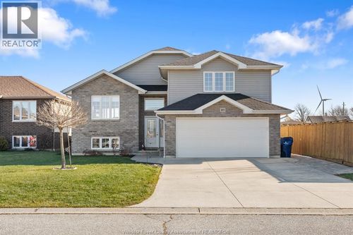 61 Homesteads Dr, Tilbury, ON, N0P2L0 | Card Image