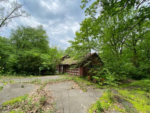 8322 W 123rd St, Palos Park, IL, 60464-1994 | Card Image