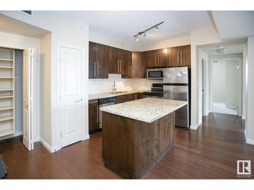9819 104 St Nw, Edmonton, AB, T5K0Y8 | Card Image