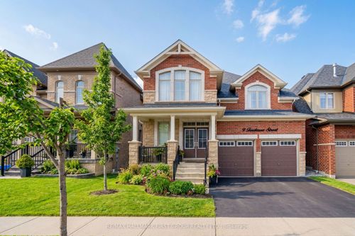 9 Toulouse St, Whitby, ON, L1P0J2 | Card Image
