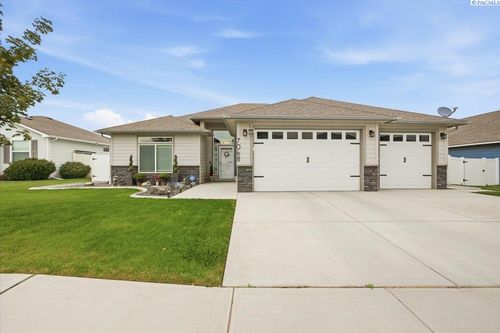 7068 W 31st Pl, Kennewick, WA, 99338-3003 | Card Image