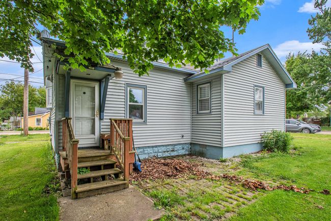 202 Maple St, House other with 3 bedrooms, 1 bathrooms and null parking in Three Oaks MI | Image 16
