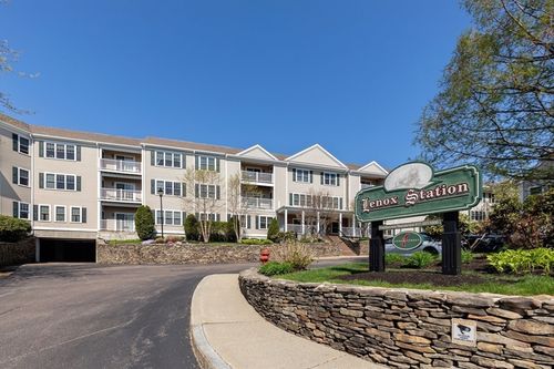 303-1 Lenox St, Norwood, MA, 02062-4285 | Card Image