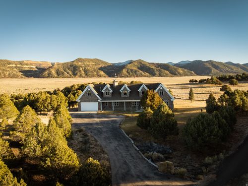 2250 Paunsaugunt Clfs Dr, Hatch, UT, 84735 | Card Image