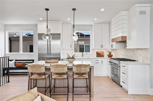 b-825 W Bay Ave, Newport Beach, CA, 92661-1109 | Card Image