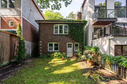 8 Grenadier Ravine Dr, Toronto, ON, M6S2W7 | Card Image