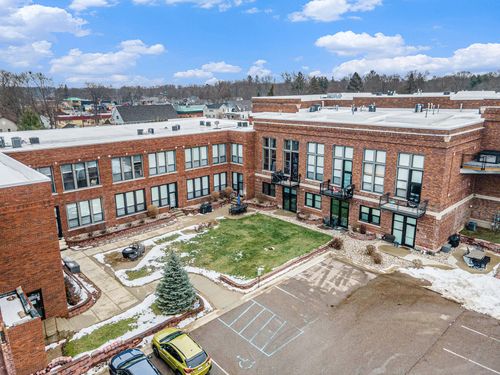 102-460 Broadway St, South Haven, MI, 49090-1445 | Card Image