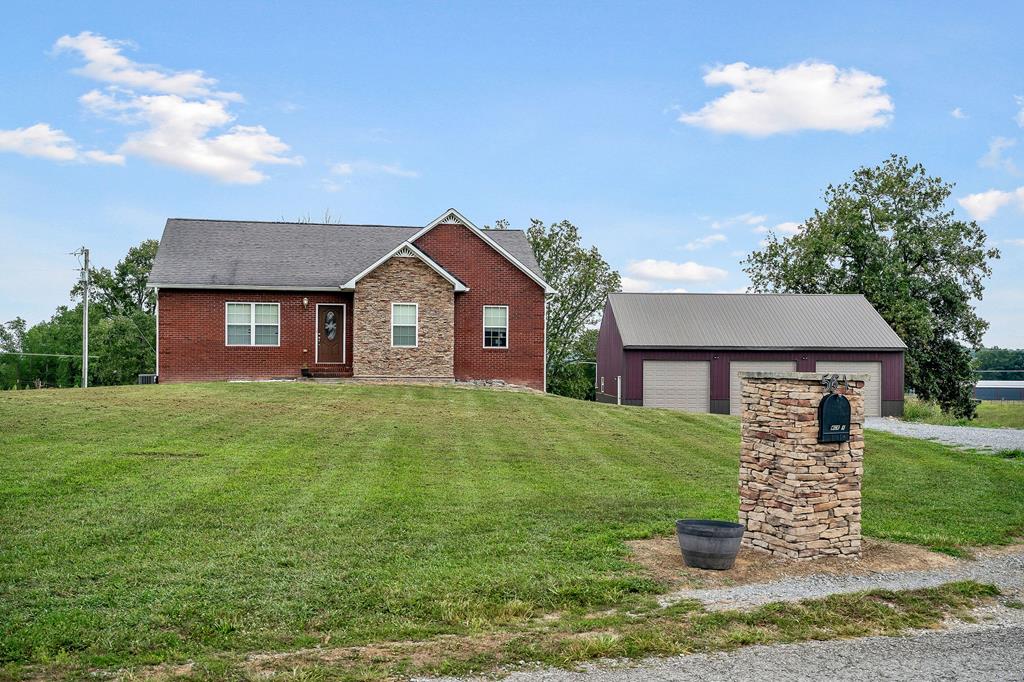 Martin Ridge Ln, Gainesboro, TN 38562