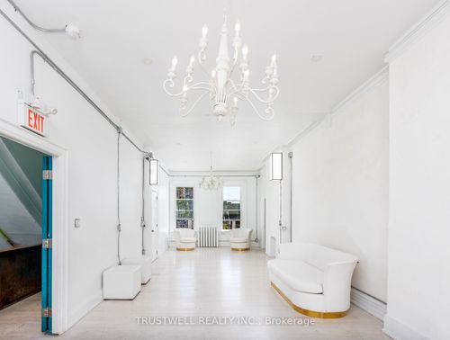 2-434 College St, Toronto, ON, M5T1T3 | Card Image